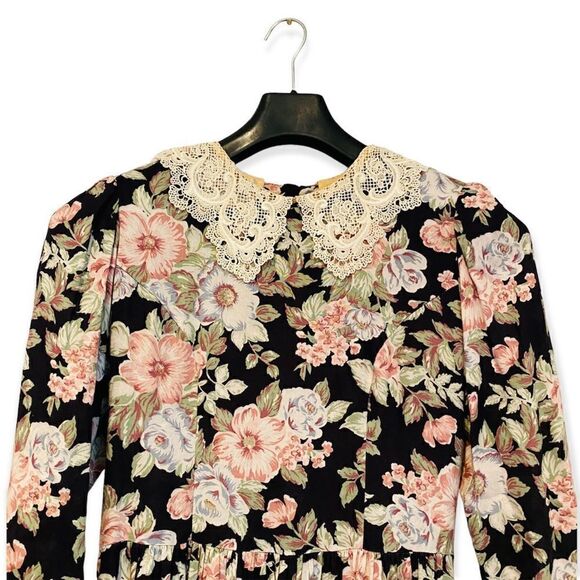 Vintage Petite Lanz Black Floral Lace Collar Dress w/ Pockets Size 6 - Picture 2 of 7